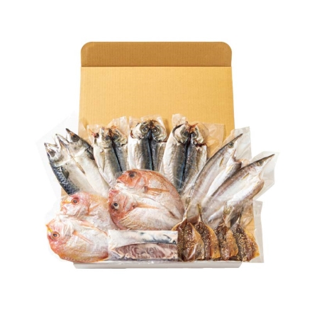 お歳暮のし付き 九州近海干物詰合せＢ 真あじの干物70g×3、れんこ鯛の干物・真鯛の干物 各140g、かますの干物70g×2、真さばの干物150g、あじみりん20g×4、ぶり切身粕漬80g