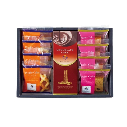 お歳暮のし付き ＜横浜ロイヤルパークホテル＞監修 洋菓子アソート フルーツケーキ・ワッフルケーキ 各4個、チョコレートケーキ1本