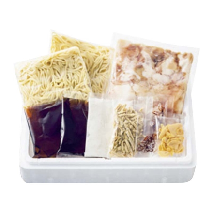 博多・牛モツ鍋セット 牛もつ330g、チャンポンめん（ゆで）140g・もつ鍋スープ75ml 各2、小麦粉・乾燥ごぼう・乾燥にんにく・輪切唐辛子付