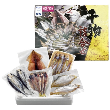 お中元のし付き 日本海のとれとれ干物セットＡ 700g（干しハタハタ6～8尾、干しカレイ2～3枚、アジ開き3枚、飛魚（アゴ）開き2枚、スルメイカ一夜干し1枚） 御中元 夏ギフト ギフト 贈答