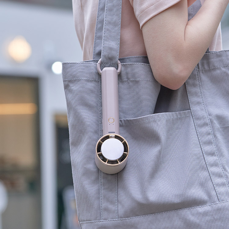 Life on Products ライフオンプロダクツ ペルチェ冷却機能ハンディファン カラビナ付 ベージュ LCAF034