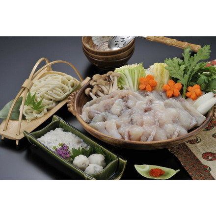 福岡 ふく太郎本部 本場関門ふく鍋セット まふくちり身・アラ500g、とらふく入りつみれ200g、とらふく入りうどん250g、ふく鍋だし45g×2、ポン酢35g×4、モミジオロシ16g