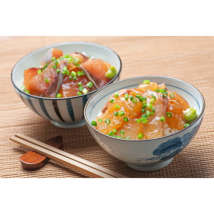 大分 「豊後絆屋」 海鮮たたき&名物りゅうきゅう漬セット 真鯛たたき120g、かんぱちたたき120g、しめ鯖120g、ポン酢15g×3袋、もみじおろし3g×3袋、真鯛りゅうきゅう漬け70g×４、ぶりりゅうきゅう漬け70g×4、ねりわさび2g×8袋