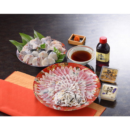「関とら本店」 ふく料理フルコース とらふぐ刺身(30cm皿)90g、とらふぐ皮30g、とらふぐちり(切身、アラ)400g、ふぐ白子豆腐130g、ふぐ煮こごり100g、ふくポン酢180ml、もみじおろし10g×4