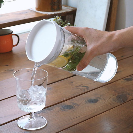 HARIO ハリオ フリーザーポット JUSIO 1100ml 洗いやすい 横置き 日本製 ウォータージャグ ジャグ ドリンクサーバー 冷水筒 食洗機対応 熱湯OK 耐熱 割れない トライタン 広口 ホワイト FPJ-11-W