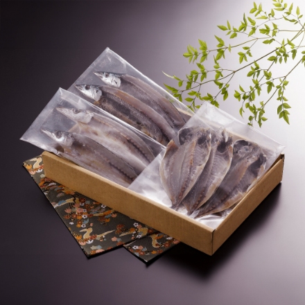 静岡　沼津「奥和」干物3種セット（真あじ開き3枚（計180g）、かます開き2枚（計160g）、さんま開き2枚（計180g））