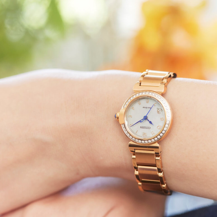 CITIZEN シチズン L エル ARCLY Collection アークリーコレクション EM1123-89D レディース 腕時計 光発電 エコドライブ 白蝶貝 ダイヤル ステンレス サファイアガラス 日常生活用防水