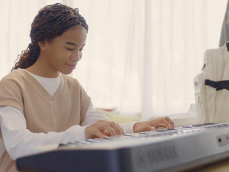 ヤマハ キーボード スタンダードモデル ブラック 61鍵盤 初心者向け PSR-E383