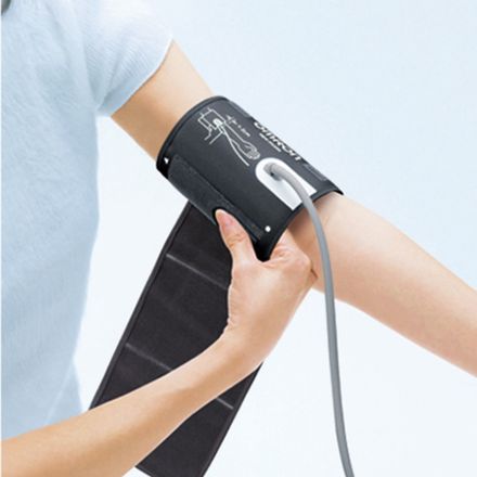 オムロン 上腕式血圧計 HCR-7602T