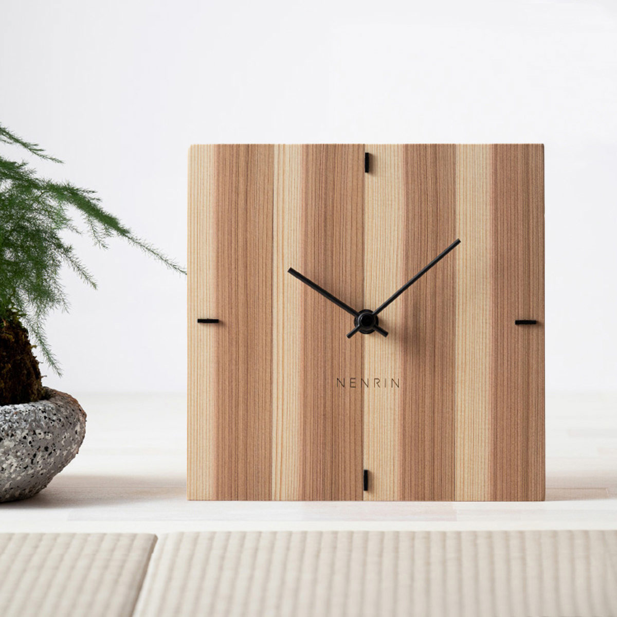NENRIN CLOCK 175 縞 壁掛け兼置き時計 〔サイズ：W175×H175×D40mm、補助脚付き、単三電池1本〕 時計【北海道・離島 配送不可】