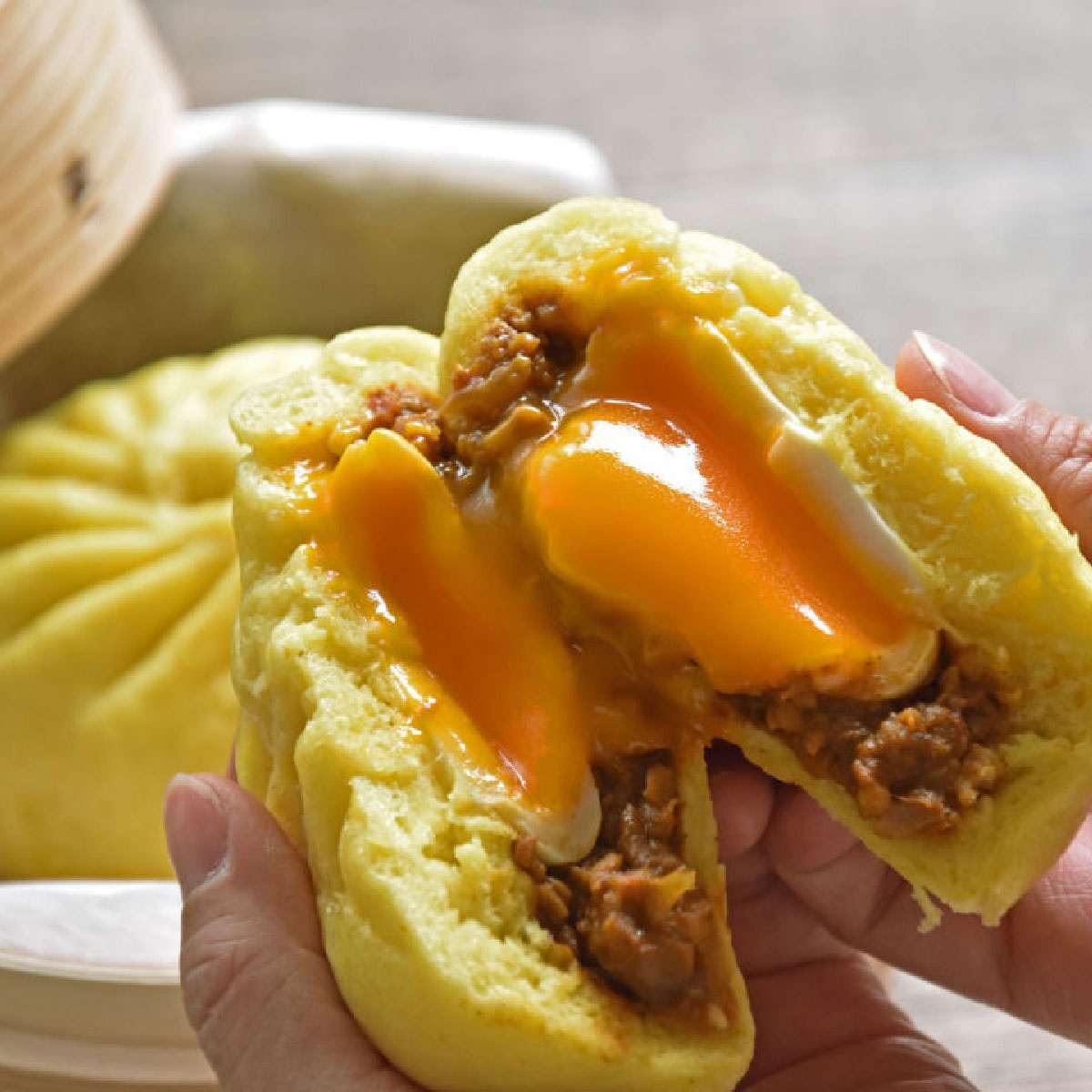 名古屋肉まん本舗 招福コーチンカレーまん 〔180g×6〕 惣菜 中華まん 冷凍