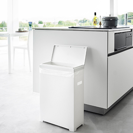 tower タワー スリム蓋付きゴミ箱 横開きタイプ ブラック 1525