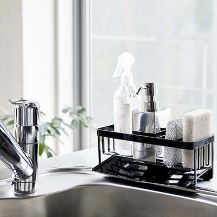 tower タワー 水が流れるスポンジ&ボトルホルダー ホワイト 5016