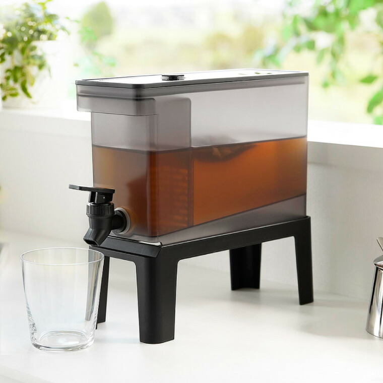 tower 冷蔵庫ドリンクサーバー タワー 2.8L スタンド付き 山崎実業 11448 11449 ホワイト ブラック | カラー:ホワイト