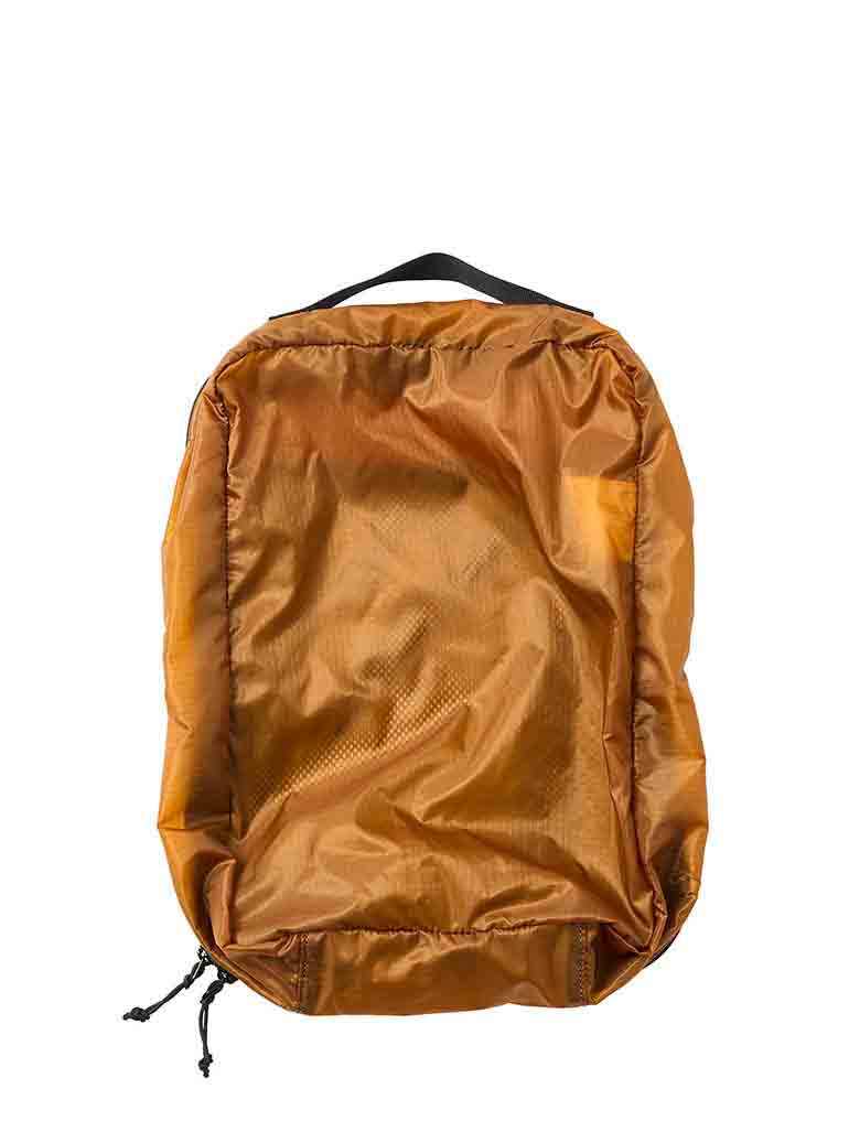 DAYTRIPPER UNISEX PACKING POUCH M 11102 Caramel H35×W26×D8cm