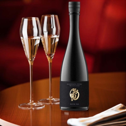 ＴＨＥ ＢＬＡＣＫ ＳＥＲＩＥＳ磨39％720ｍｌ ［化粧箱入］