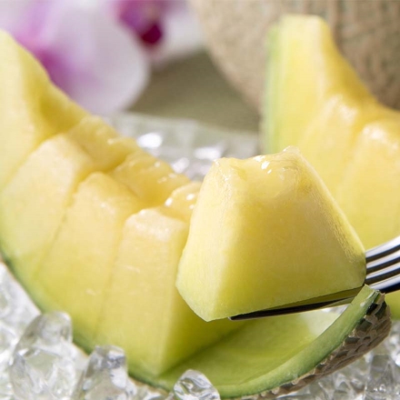 温室マスクメロン1個 送料込み