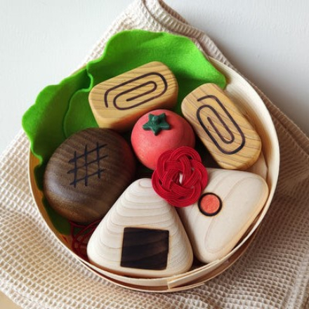 ICHIBAMOKKO 森のおべんとう -木の糸ハンカチ付き-