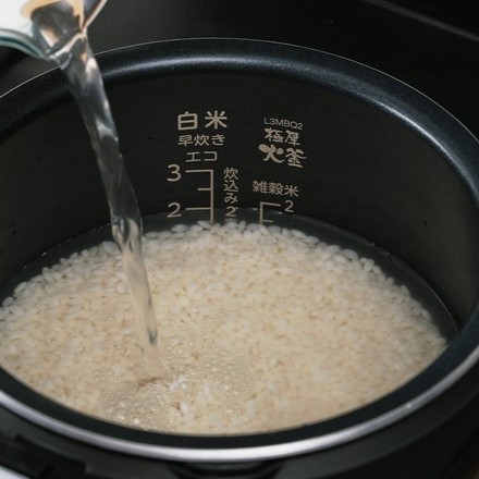 アイリスオーヤマ IHジャー炊飯器 3合 ブラック RC-IKB30-B