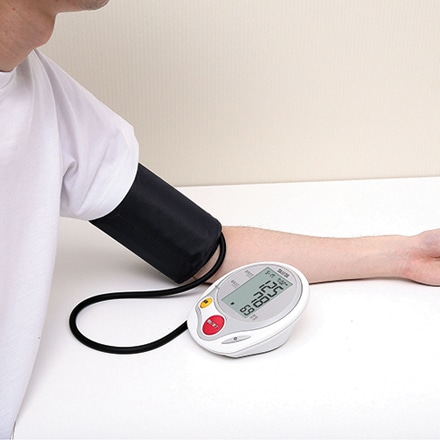 タニタ 上腕式血圧計 BP-522