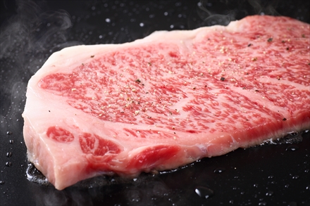 ふらの和牛 サーロインステーキ600g(300g×2枚) A5等級黒毛和牛 牛肉の王様 サーロイン Furano Wagyu Sirloin Steak