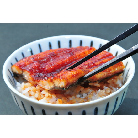 丑の日 うなぎ問屋のうなぎ蒲焼 長焼 2尾 蒲焼×2尾（計220ｇ・真空包装・うな ぎ：国産）、山椒付たれ×2