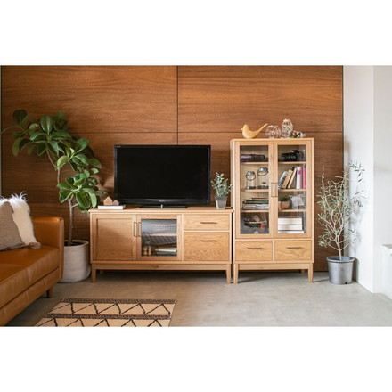 マルチリビングボード 幅135cm 天然木 日本製 テレビ台 ローボード 収納棚 オイル仕上げ ガラス扉