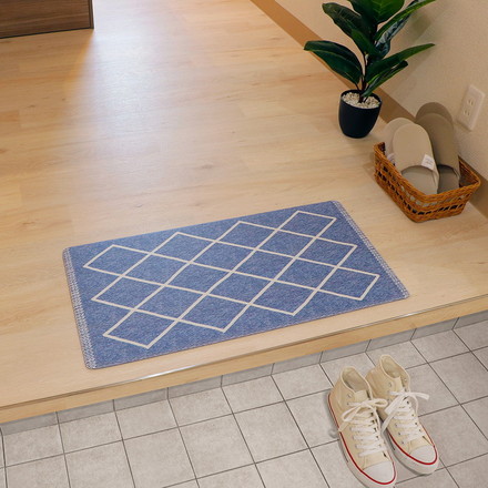 ベストコ 玄関マット 室内 40×80cm お手入れ簡単 防炎 防カビ 抗菌 防臭 ラムバス ブルー ひし形 北欧