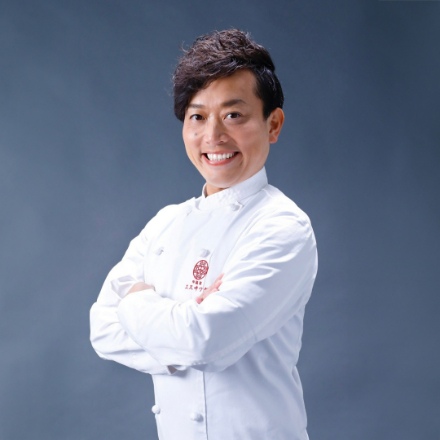 エスサワダ　総料理長・澤田州平監修　本格中華コレクション＜3食/大海老のチリソース130g、本格四川風麻婆豆腐130g、あふれる肉汁餃子(4個入)140g＞