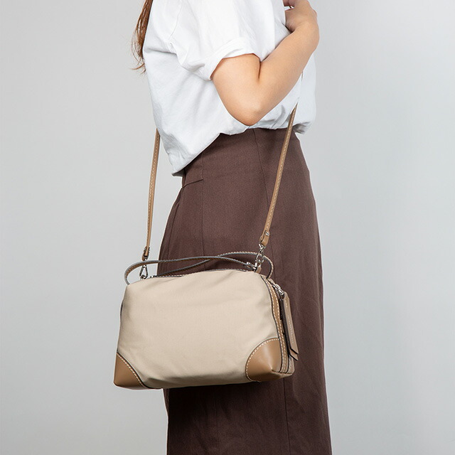 ジャンニキアリーニ ハンドバッグ レディース ブランド GIANNI CHIARINI BS 8648 TRENCH ベージュ 軽量 小さめ 手提げ 高級 おしゃれ プレゼント 女性 実用的 かわいい