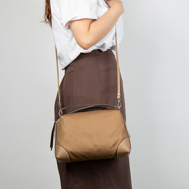 ジャンニキアリーニ ハンドバッグ レディース ブランド GIANNI CHIARINI BS 8648 TRENCH ブラウン 軽量 小さめ 手提げ 高級 おしゃれ プレゼント 女性 実用的 かわいい