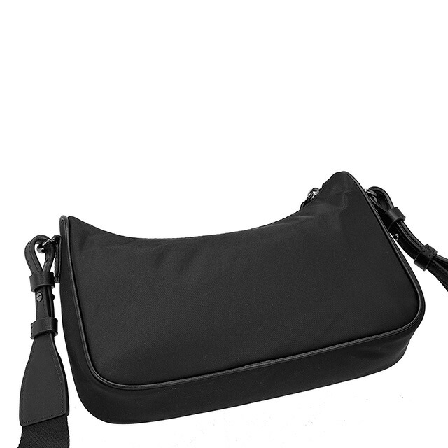 エンポリオ・アルマーニ ショルダーバッグ レディース ブランド EMPORIO ARMANI EM001808-AF13454 ブラック 斜めがけ 高級 おしゃれ プレゼント 女性 実用的 かわいい