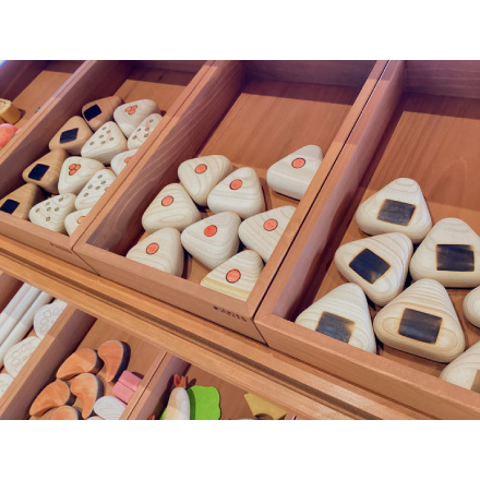 ICHIBAMOKKO 森のおべんとう -木の糸ハンカチ付き-