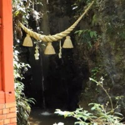 【静岡】医王山薬王院油山寺 2名様 滝行と写経体験
