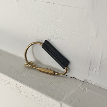 真鍮引き立つキーリング キーホルダー キナリ