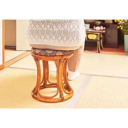 仏前用 ラタン 丸型 クッションスツール 天然籐 金襴座椅子 イス 椅子 チェア ラタンチェア 籐 仏壇 和室 法事 仏前 1脚