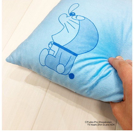 ドラえもん マスコット付きまくら 枕 取っ手付き 持ち手付き キャラクター 可愛い 男の子 女の子 子供