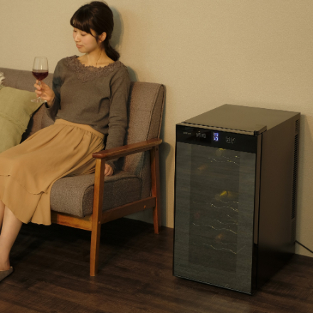 ペルチェ式 ワインセラー 50Ｌ ブラック IWCP182AB