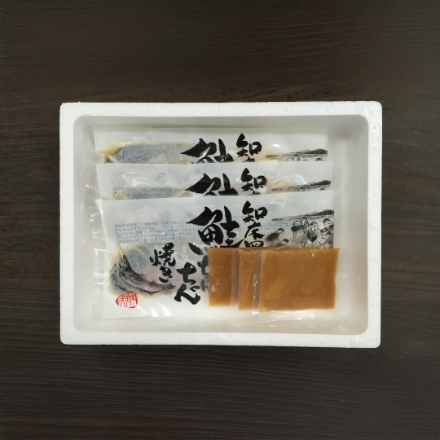 北海道　知床羅臼 鮭のちゃんちゃん焼き秋鮭味噌漬切身80g×3枚、添付味噌たれ30g×3袋)