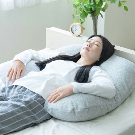 スマホがみやすい包まれまくら クッション 抱き枕 スマホ枕 カバー付き