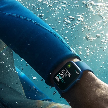 Apple Watch Nike Series 7（GPSモデル）- 41mmミッドナイトアルミニウムケースとアンスラサイト/ブラックNikeスポーツバンド - レギュラー