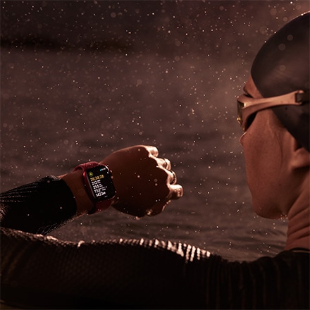 Apple Watch Series 9（GPS + Cellularモデル）- 45mmミッドナイトアルミニウムケースとミッドナイトスポーツループ