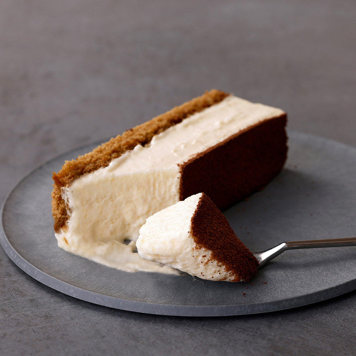 武蔵野茶房 ふんわりとろけるティラミス 木箱入 〔約330g〕 スイーツ 冷凍