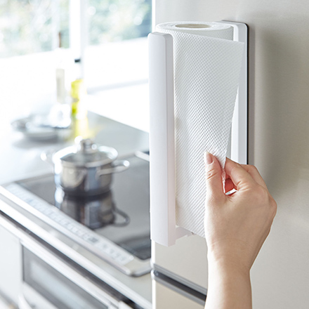 tower タワー ストッパー付マグネットキッチンペーパーホルダー ホワイト 3398