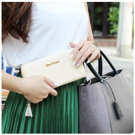 Blanc Pomme ロゴプレート長財布 ブラック