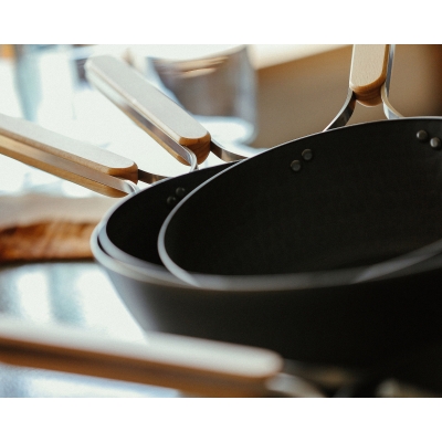 ｅｎｚｏ　鉄中華鍋２２ｃｍ　EN-011