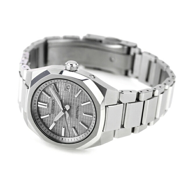 セイコー アストロン NEXTER 電波ソーラー 腕時計 ブランド メンズ チタン SEIKO ASTRON SBXY099 アナログ グレーシルバー 日本製 高級 おしゃれ 防水 文字盤 大きい プレゼント 男性 実用的