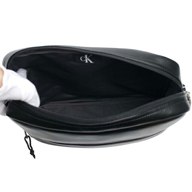 カルバンクライン CALVIN KLEIN BOLD LOGO WEBBING LAPTOP FLIGHT ショルダーバッグ lv04d3442g-ub1 メンズ BLACK ブランド 斜めがけ ブランド 高級 おしゃれ プレゼント 男性 実用的 かっこいい