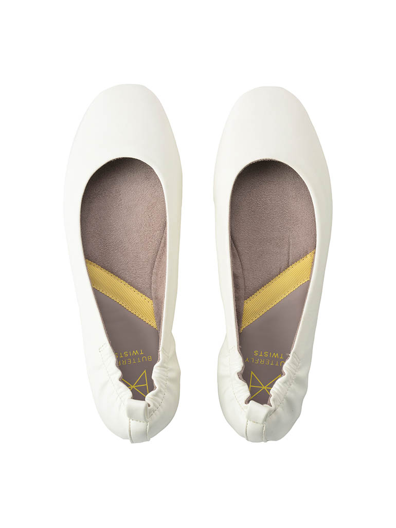 BUTTERFLY TWISTS JESSIE 折りたたみ可能フラットローヒールパンプス WHT
