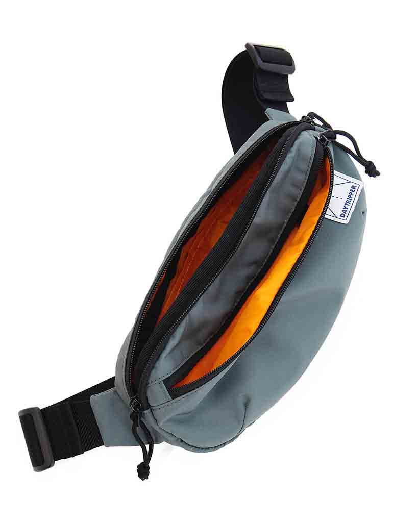 DAYTRIPPER UNISEX STAND BY BAG 11004Graphite H14×W27×D6cm